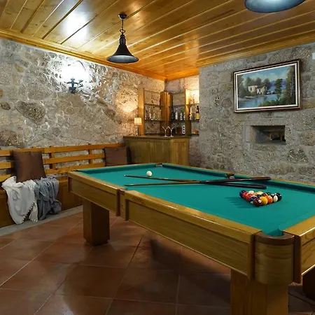 Casa Da Torre Holiday home Portela de Vade