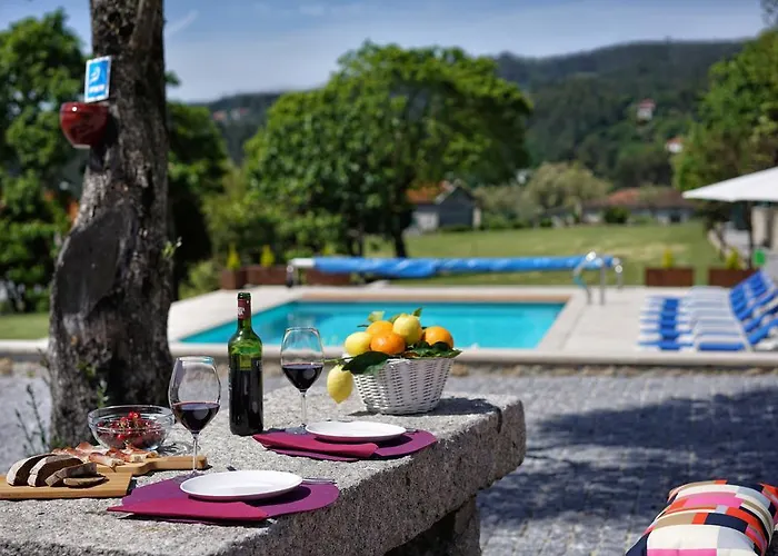 Casa Da Torre Tatil Evi Portela de Vade