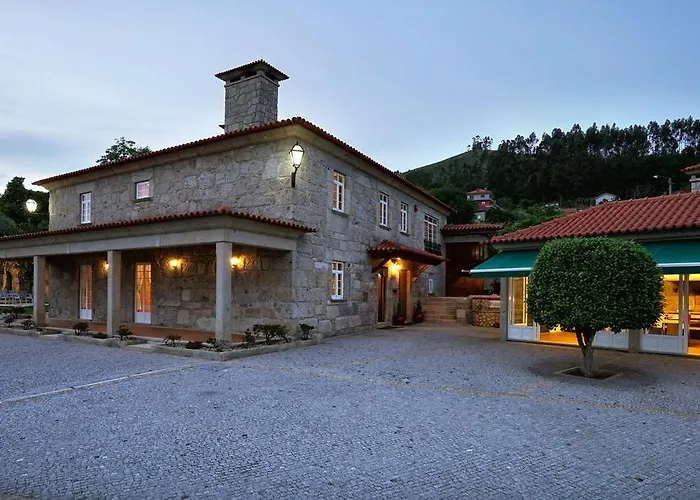 Casa Da Torre Tatil Evi Portela de Vade
